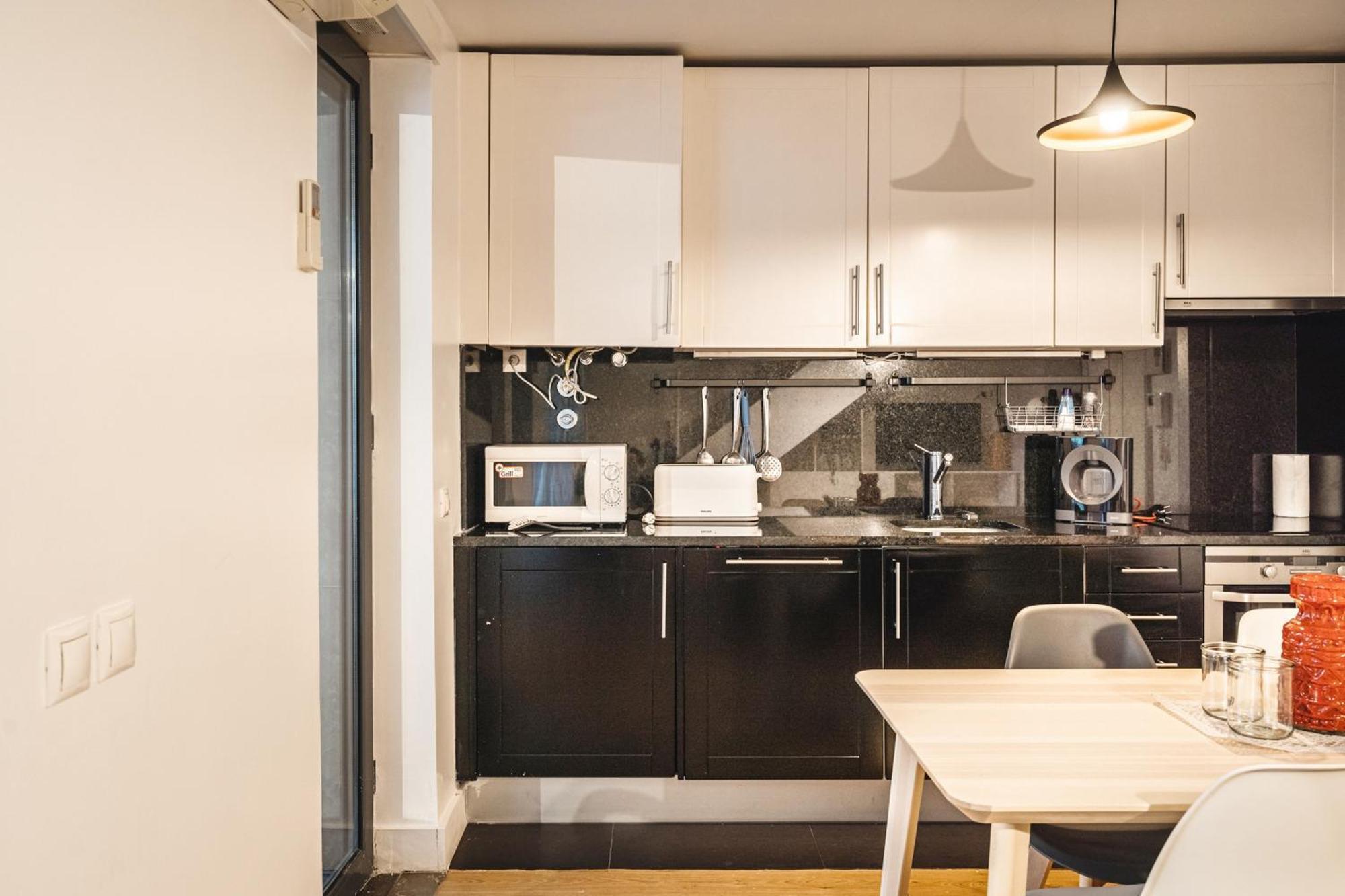 Apartment Akicity Amoreiras Moon Lisbon
