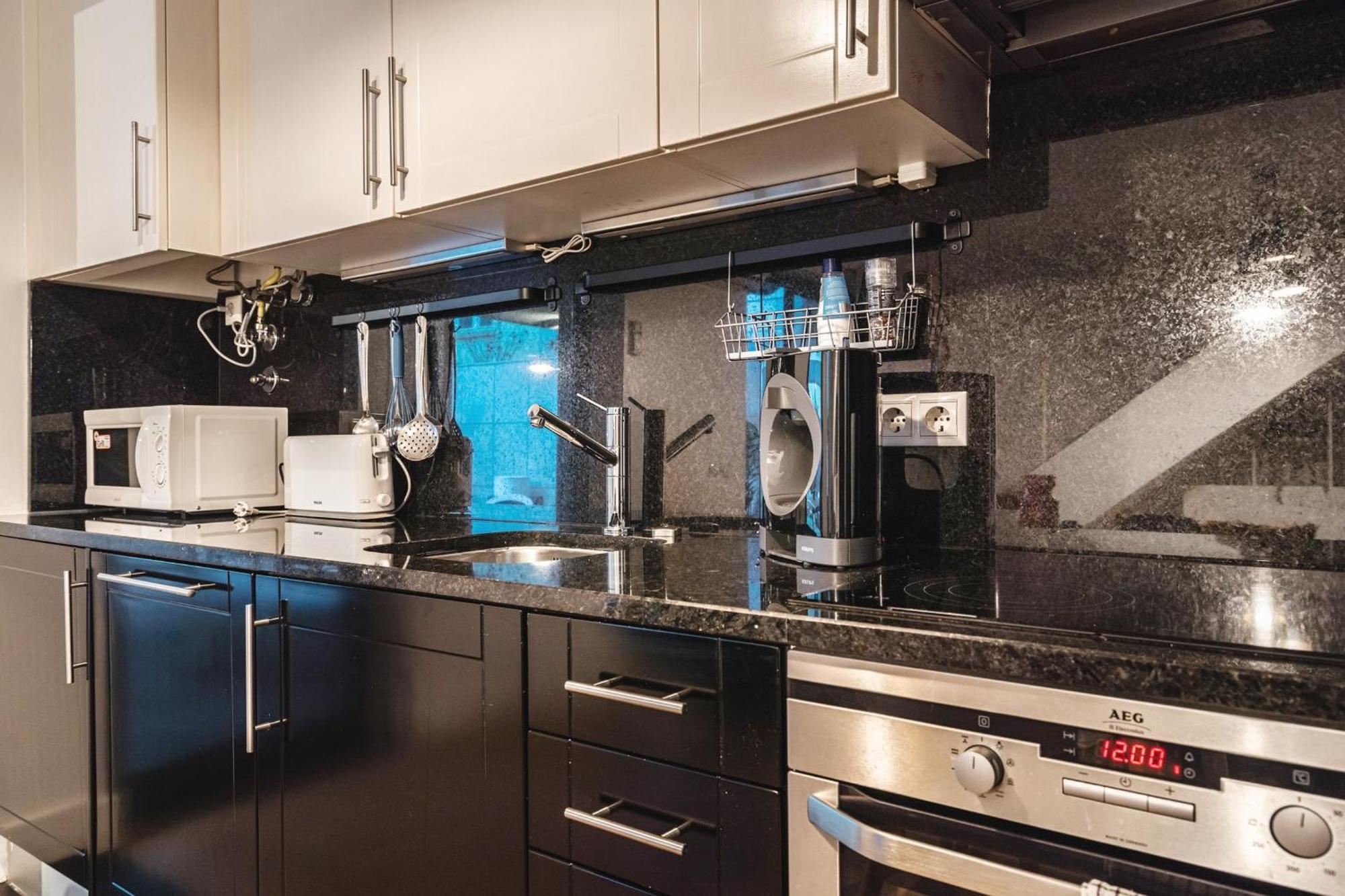 Akicity Amoreiras Moon Apartment Lisbon