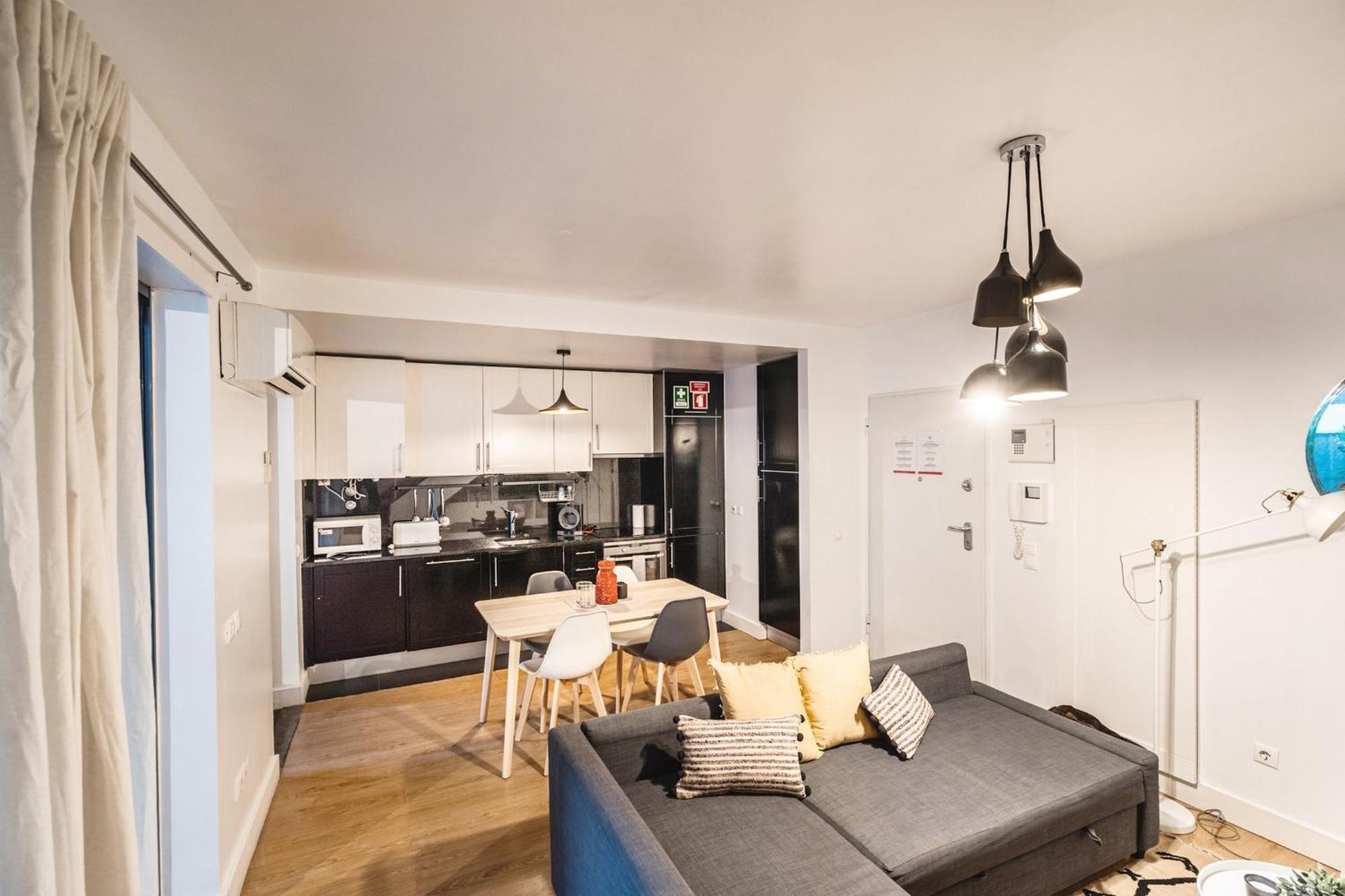 Apartment Akicity Amoreiras Moon Lisbon