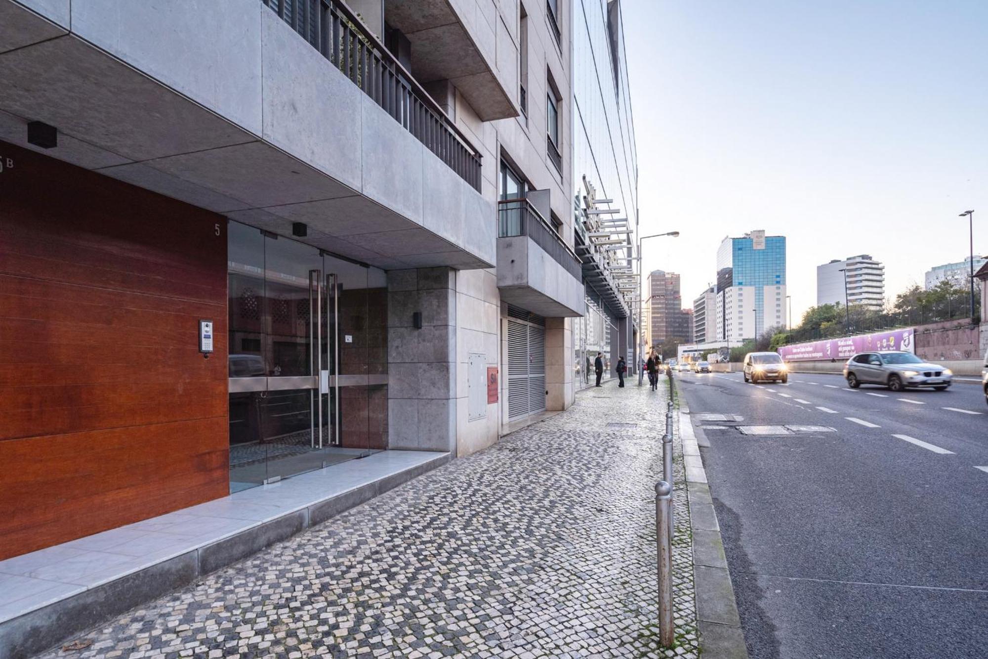 Akicity Amoreiras Moon Apartment